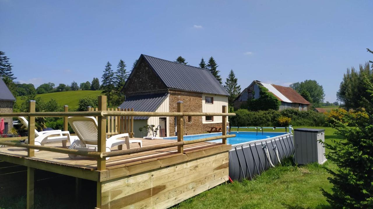 Gite "La Renaudaie" - Piscine Juvigny Les Vallees Buitenkant foto